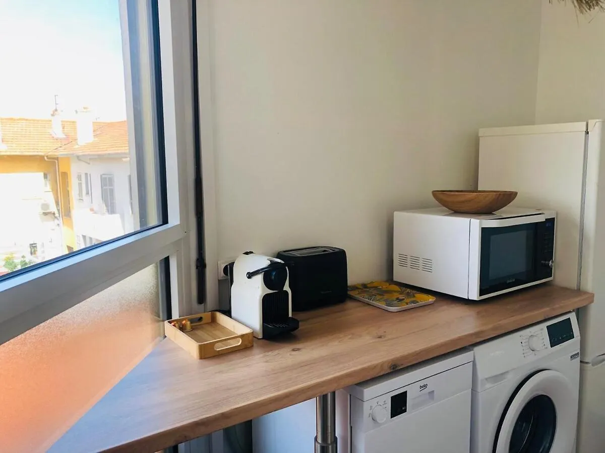 Grand Studio Terrasse Climatise Central Et Calme Saint-Raphael  France