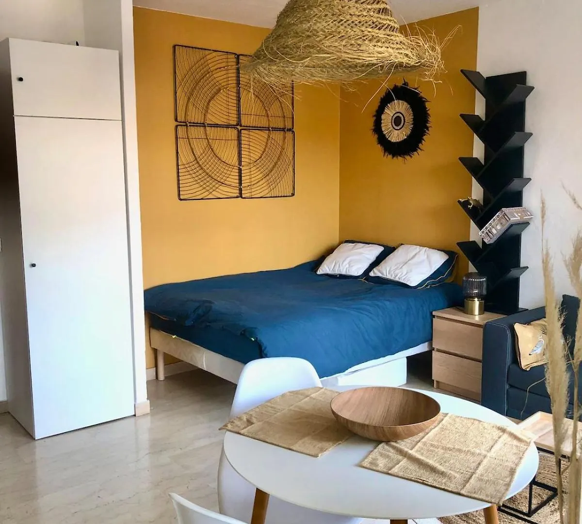 Apartment Grand Studio Terrasse Climatise Central Et Calme Saint-Raphael